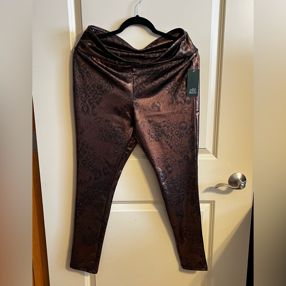 Shiny leopard leggings